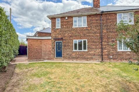 Woodland Avenue, Gainsborough, DN21 3 bed semi