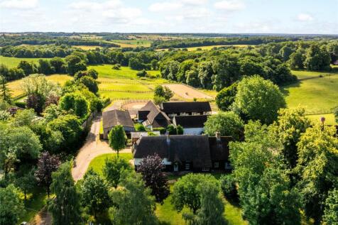 5 bedroom equestrian property for sale