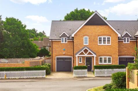 Saxon Rise, Pirton, Hitchin... 3 bed semi
