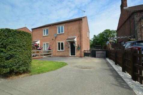 2 bedroom semi-detached house for sale