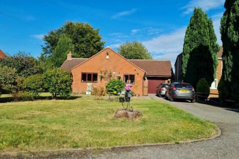 3 bedroom detached bungalow for sale