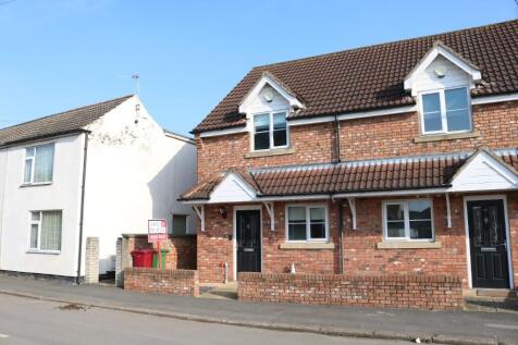 2 bedroom semi-detached house for sale