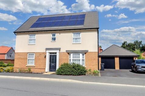 4 bedroom detached house for sale