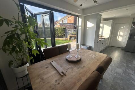 Grange Drive, Ryton, Tyne and Wear... 3 bed semi