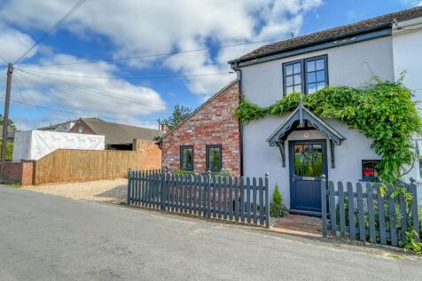 2 bedroom semi-detached house for sale