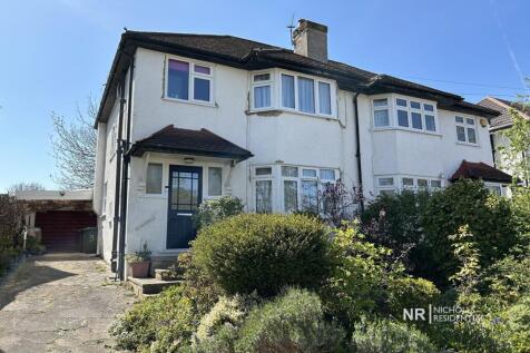 3 bedroom semi-detached house for sale