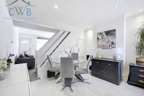 Queens Road, Snodland, ME6 3 bed terraced house for sale