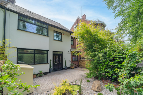 5 bedroom semi-detached house for sale