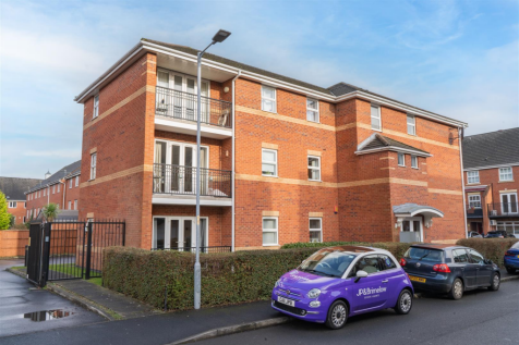 Holden Avenue, Whalley Range 2 bed flat for sale