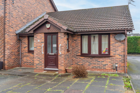 2 bedroom semi-detached bungalow for sale