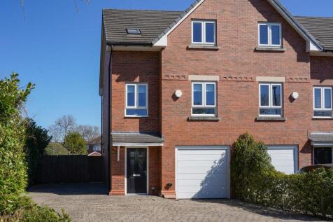 Wimbledon Close, Old Trafford 4 bed end of terrace house for sale