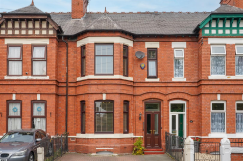 4 bedroom terraced house for sale
