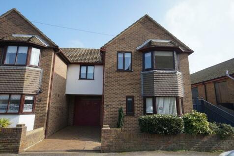 3 bedroom link detached house for sale