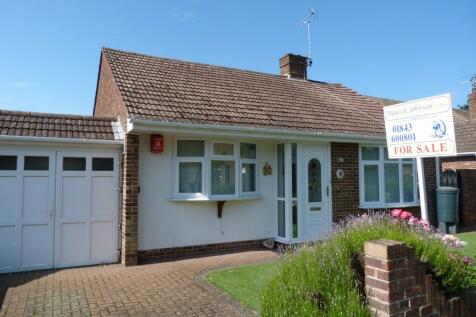 2 bedroom detached bungalow for sale