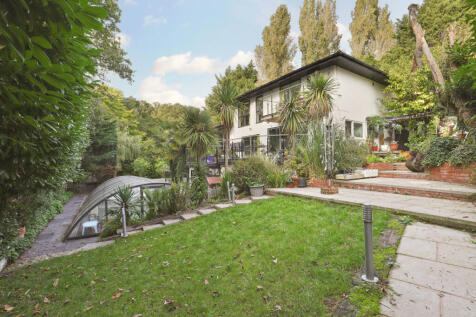 Baldwins Hill, Essex IG10 3 bed detached house for sale