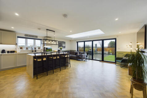 Farm End, Hemel Hempstead, HP2 3 bed link detached house for sale