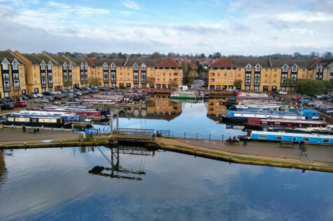 Stephenson Wharf, Hemel Hempstead, HP3 2 bed apartment for sale