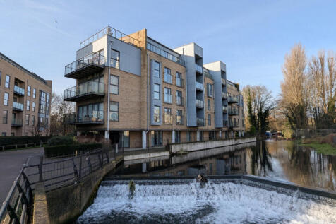 The Embankment, Hemel Hempstead, HP3 2 bed apartment for sale