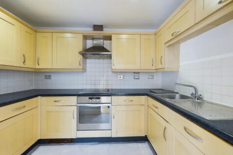 The Spires Selden Hill, Hemel... 2 bed apartment for sale