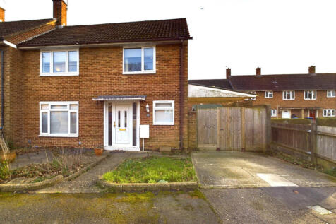 Newfield Lane, Hemel Hempstead, HP2 3 bed semi