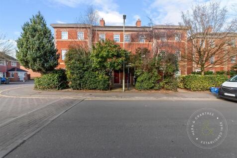 4 bedroom town house for sale