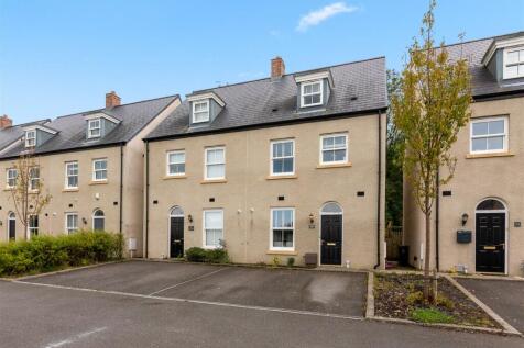 4 bedroom town house for sale