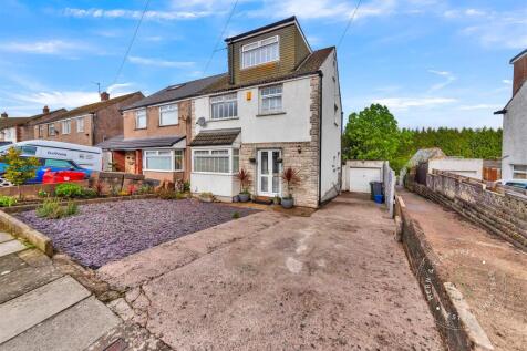 4 bedroom semi-detached house for sale