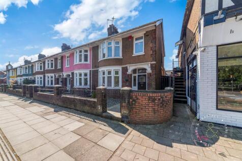 3 bedroom end of terrace house for sale