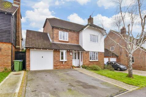 Cricketers Close, Ashington, West Sussex 4 bed detached house for sale