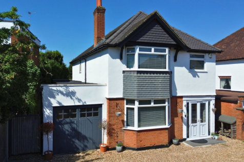 Watford Road, Croxley Green... 4 bed detached house for sale