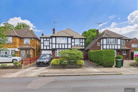 Woodland Drive, Watford, WD17 3LB 4 bed detached house for sale