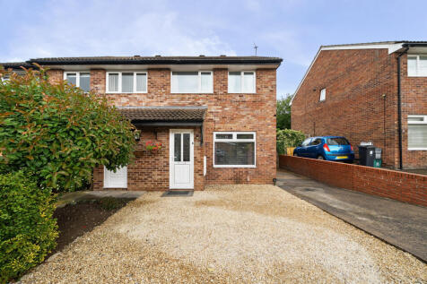 3 bedroom semi-detached house for sale