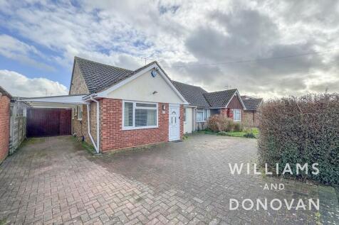 3 bedroom semi-detached bungalow for sale