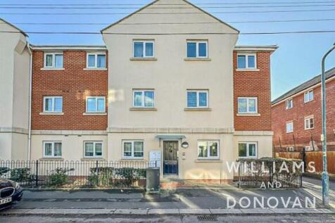 Royal Court, Guildford Road... 2 bed apartment for sale
