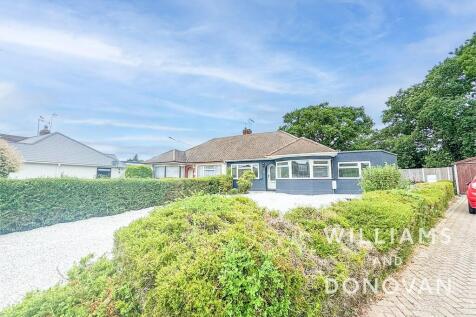 4 bedroom semi-detached bungalow for sale