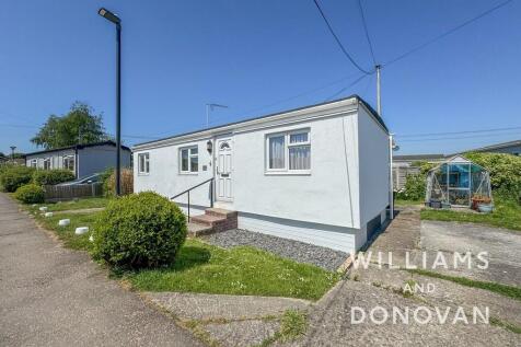 The Close, The Dome Village, Hockley 1 bed mobile home for sale