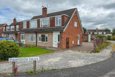 3 bedroom semi-detached house for sale