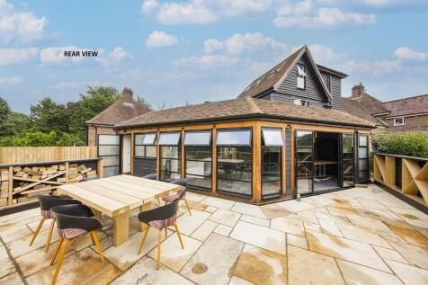 Hurstwood Road, High Hurstwood 5 bed semi