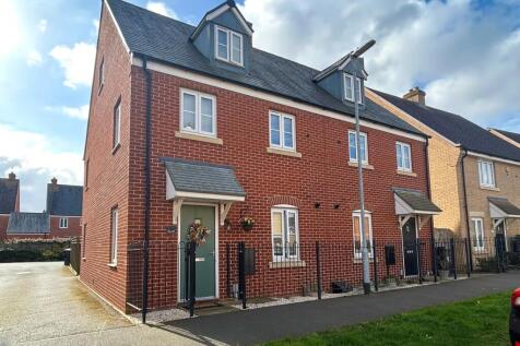 Anderson Road, Biggleswade, SG18 3 bed semi