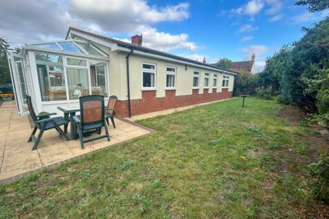 3 bedroom detached bungalow for sale