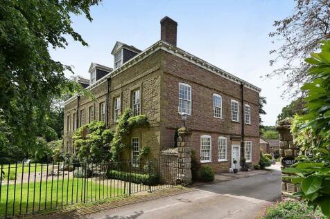 Langley Hall Close, Langley... 4 bed end of terrace house for sale