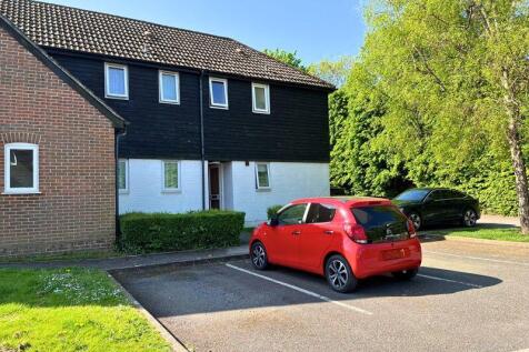 Studio flat for sale