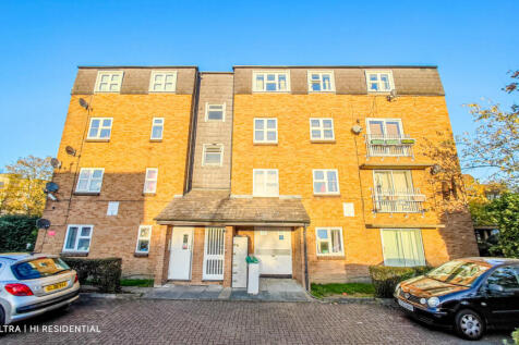 Garrick Drive, West Thamesmead, SE28 0EQ 2 bed flat for sale