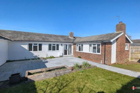 3 bedroom terraced bungalow for sale
