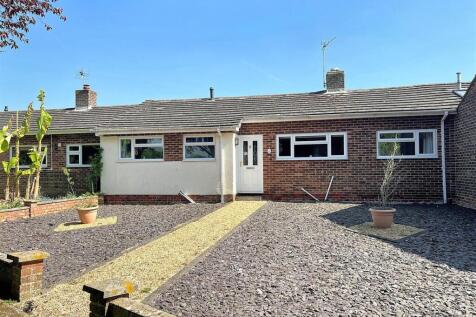 2 bedroom terraced bungalow for sale