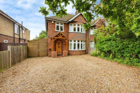 4 bedroom semi-detached house for sale