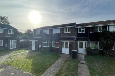 Marigold Drive, Red Lodge, Suffolk, IP28 3 bed terraced house for sale