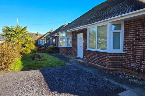 6 Bennett Road, Madeley, Telford... 2 bed bungalow for sale