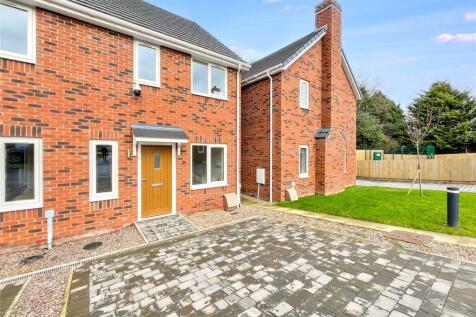 2 bedroom end of terrace house for sale