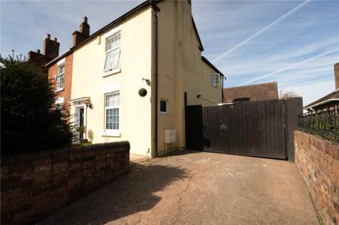 18 Park Street, Madeley, Telford... 3 bed semi